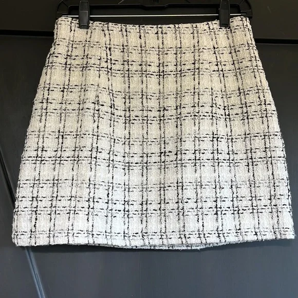 High Waist Tweed Plaid Mini Skirt - Picture 9 of 16